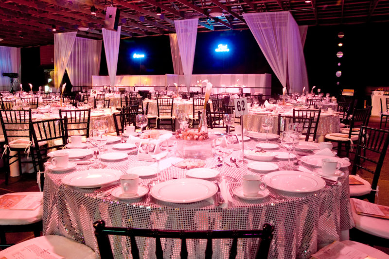 Dinnerware and furniture for corporate events in Detroit